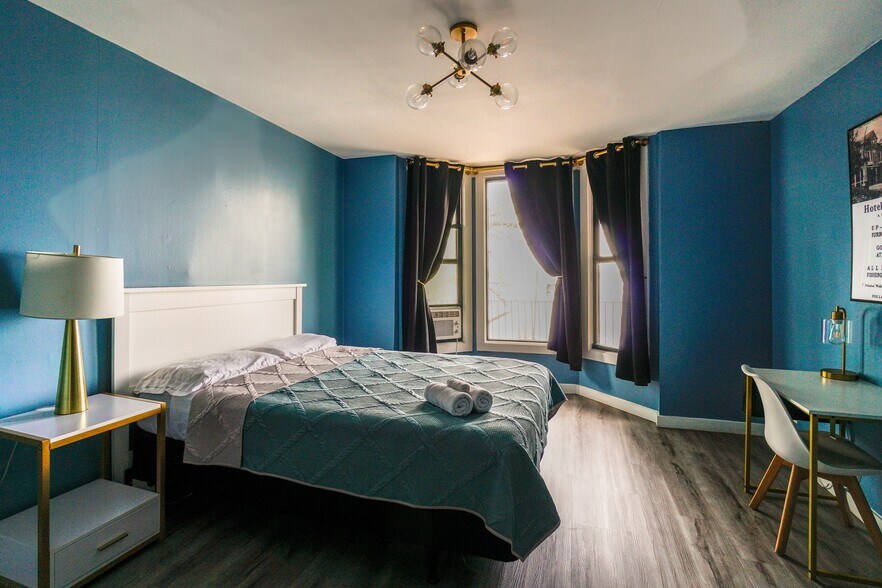 More Photos Of 115 Nippersink Blvd, Fox Lake Hospitality For Sale