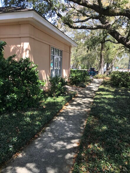 More Photos Of 234 Mathis Ferry Rd, Mount Pleasant Office For Lease