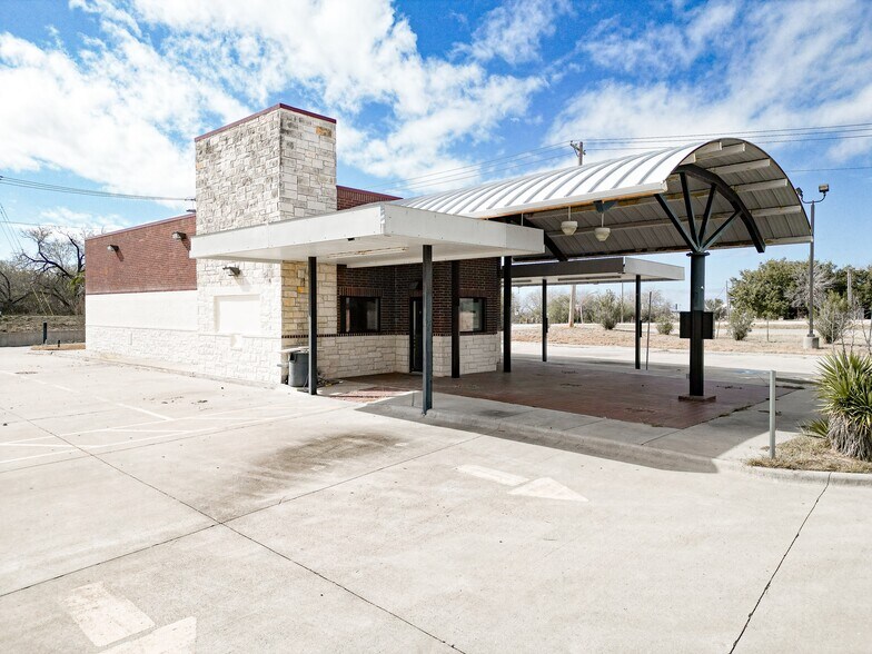 More Photos Of 6280 Highway 281, Three Rivers Fast Food For Sale