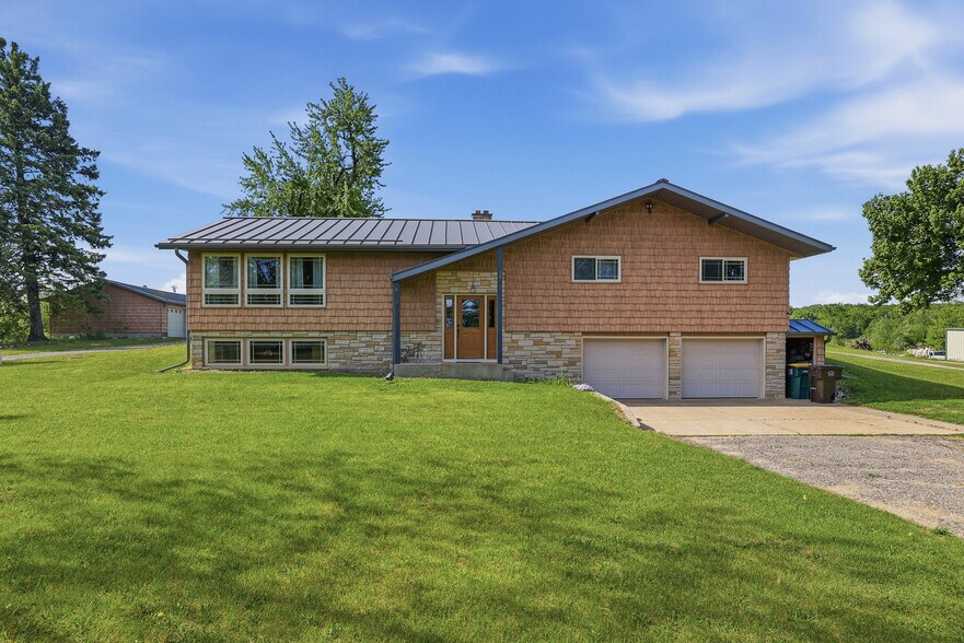 More Photos Of 9523 River Rd, Amherst Warehouse For Sale