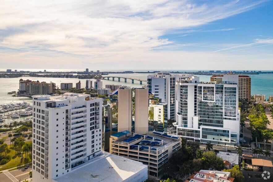 More Photos Of 2 N Tamiami Trl, Sarasota Office For Lease