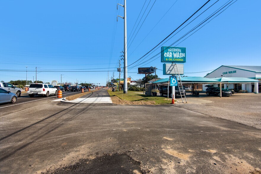 More Photos Of 3061 Gulf Breeze Pky, Gulf Breeze Carwash For Sale