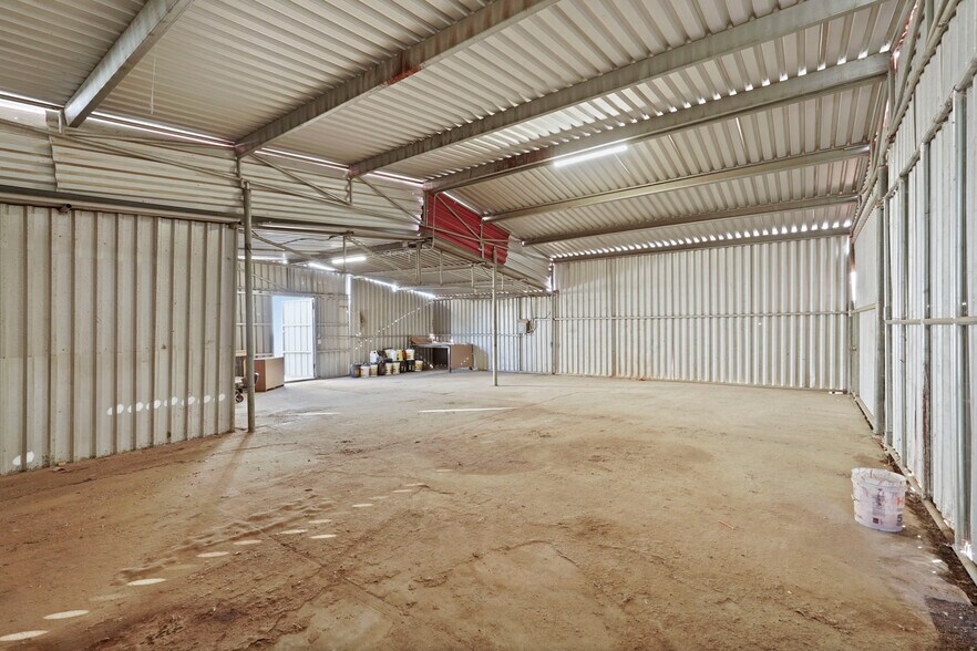 More Photos Of 10150 Mingo Rd, Galt Warehouse For Lease