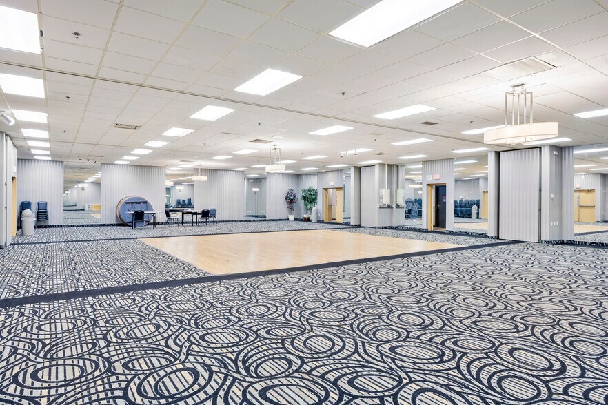 More Photos Of 3 Watervliet Avenue Ext, Albany Hotel For Sale