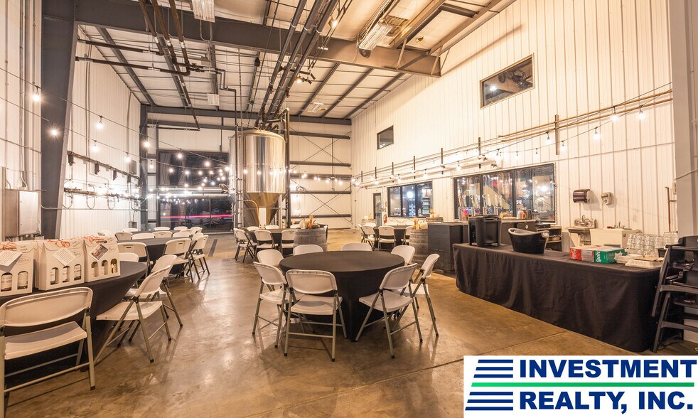 More Photos Of 551 State Route B, Saint James Restaurant For Sale