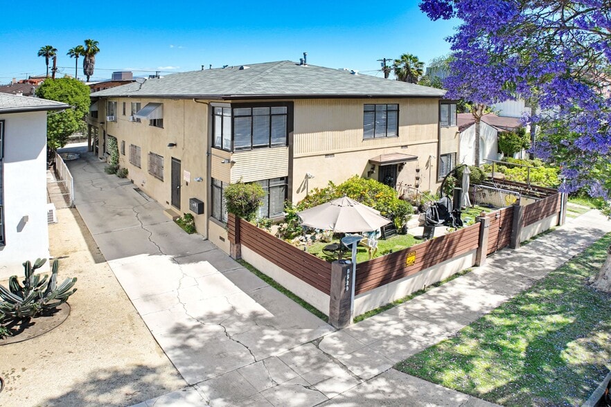 More Photos Of 8529 Cashio St, Los Angeles Apartments For Sale