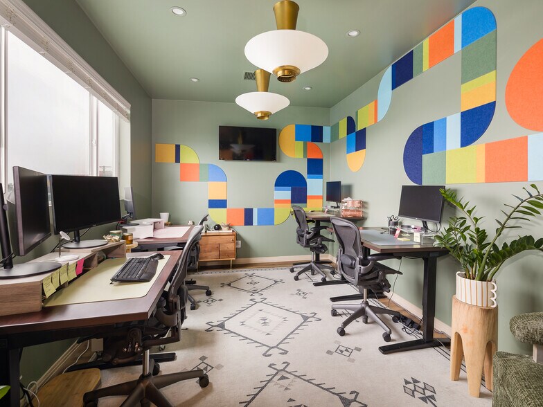 More Photos Of 124 Center St, El Segundo Office For Lease