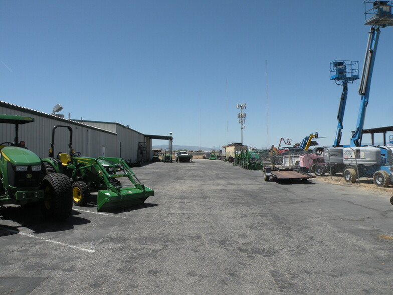 More Photos Of 45223 23rd St W, Lancaster Auto Dealership For Sale