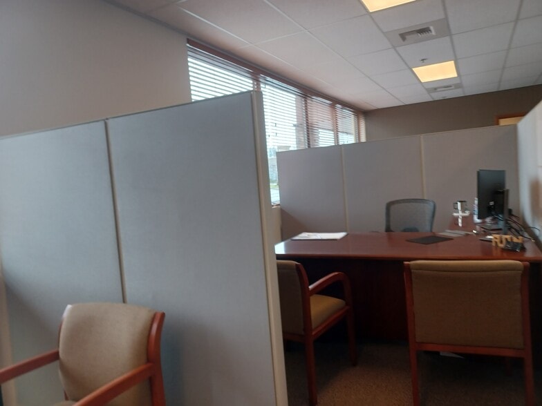 More Photos Of 10219 196th Street Ct E, Graham Unknown For Lease