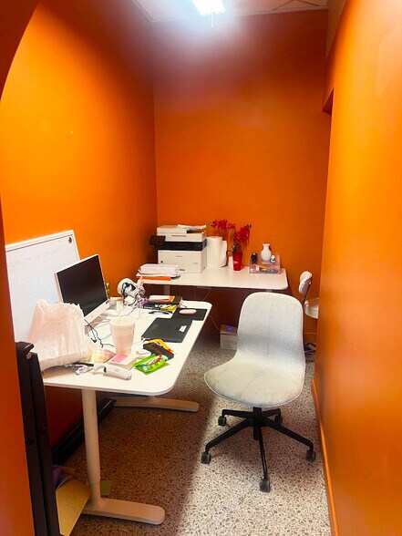 More Photos Of 2623-2627 N Clark St, Chicago Apartments For Lease