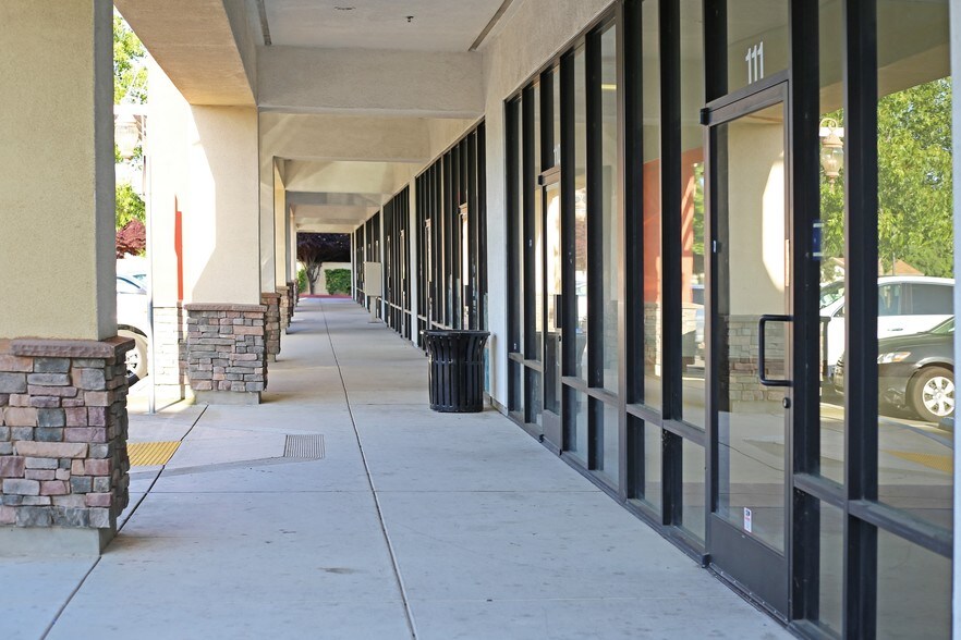 More Photos Of 7500 Elsie Ave, Sacramento Storefront Retail Office For Lease