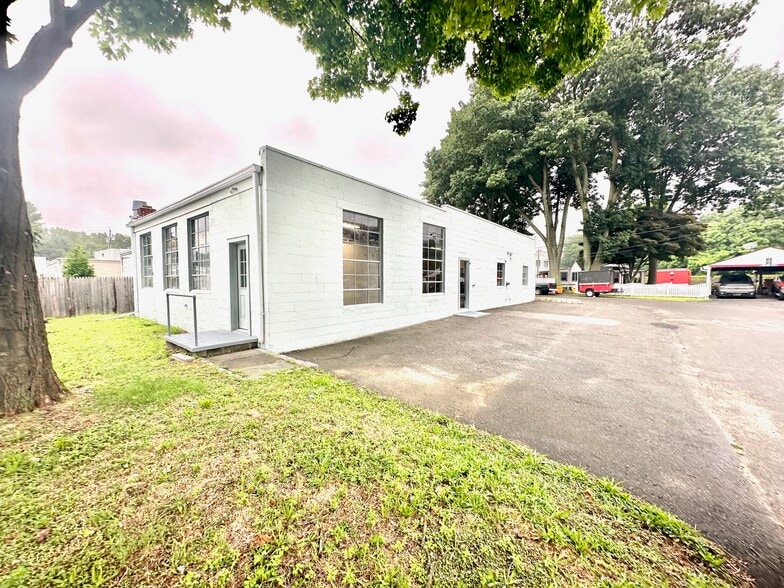 More Photos Of 5 Silver St, Norwalk Warehouse For Sale