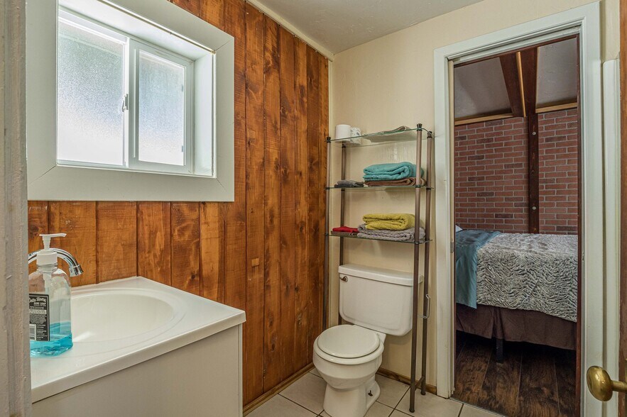 More Photos Of 21221 Baron Lake Dr, Cedaredge Hotel For Sale