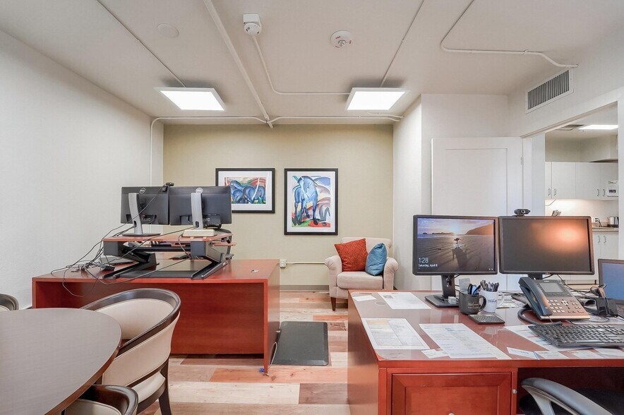 More Photos Of 2930 Broadway St, Boulder Office For Sale