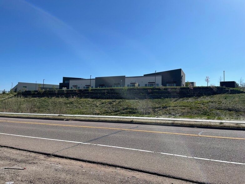 More Photos Of 6333 S Racine Cir, Centennial Light Distribution For Lease