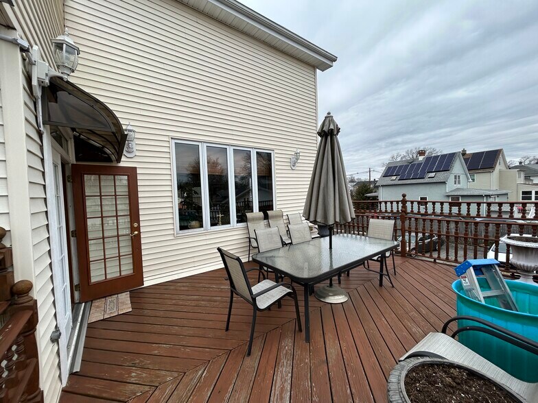 More Photos Of 847 King George Rd, Fords Office For Sale