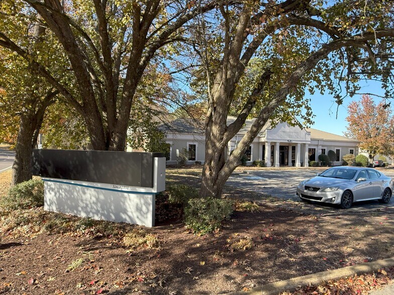 More Photos Of 773 N Parkway, Jackson Medical For Lease