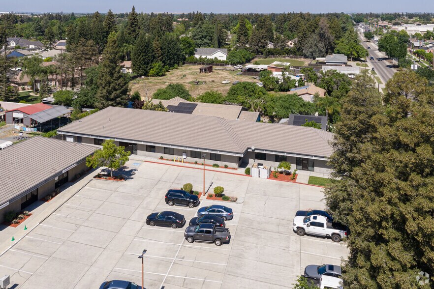 More Photos Of 625-627 N Akers St, Visalia Office For Lease