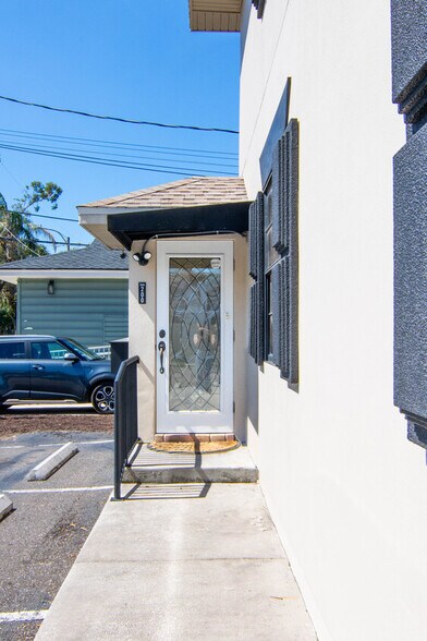 More Photos Of 2950 5th Ave N, Saint Petersburg Office For Lease