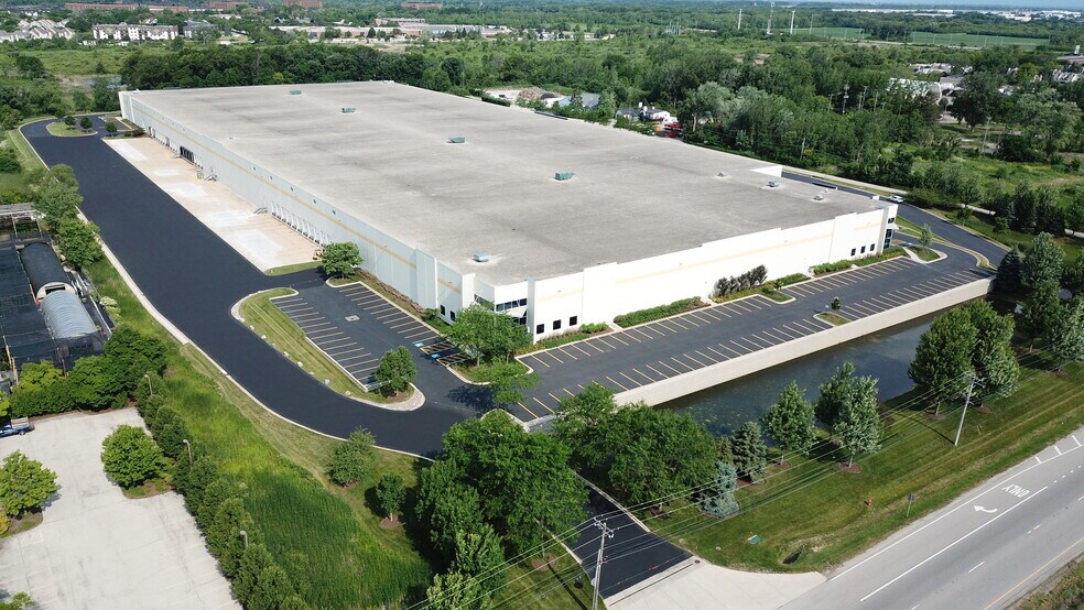More Photos Of 3200 N Skokie Hwy, Lake Bluff Distribution For Lease