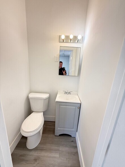 More Photos Of 14060 NW 19th Ave, Miami Manufacturing For Sale