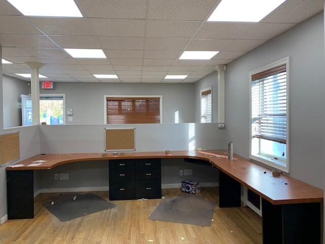 More Photos Of 12 Bank Ave, Smithtown Office For Lease
