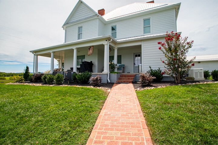 More Photos Of 1917 Valley Home Rd, Dandridge Specialty For Sale
