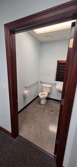 More Photos Of 1475-1495 W Main St, Tipp City Medical For Lease