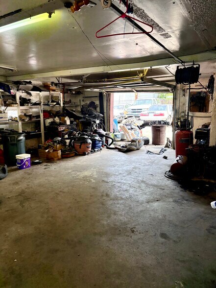 More Photos Of 4732 S Broadway St, Englewood Auto Dealership For Lease