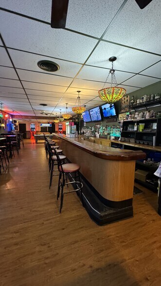 More Photos Of 226 Genesee St, Utica Bar For Sale