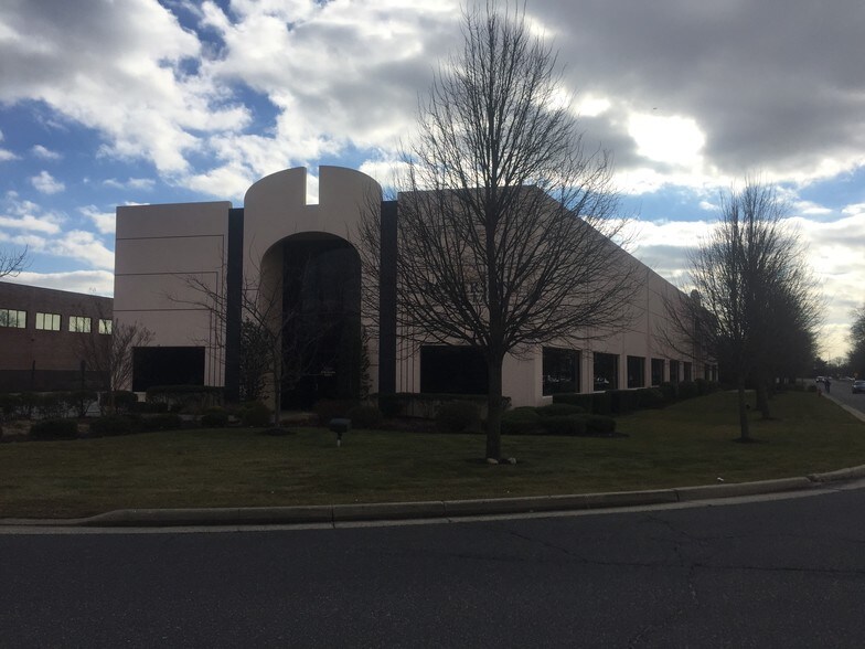 More Photos Of 15 Michael Ave, Farmingdale Light Manufacturing For Lease