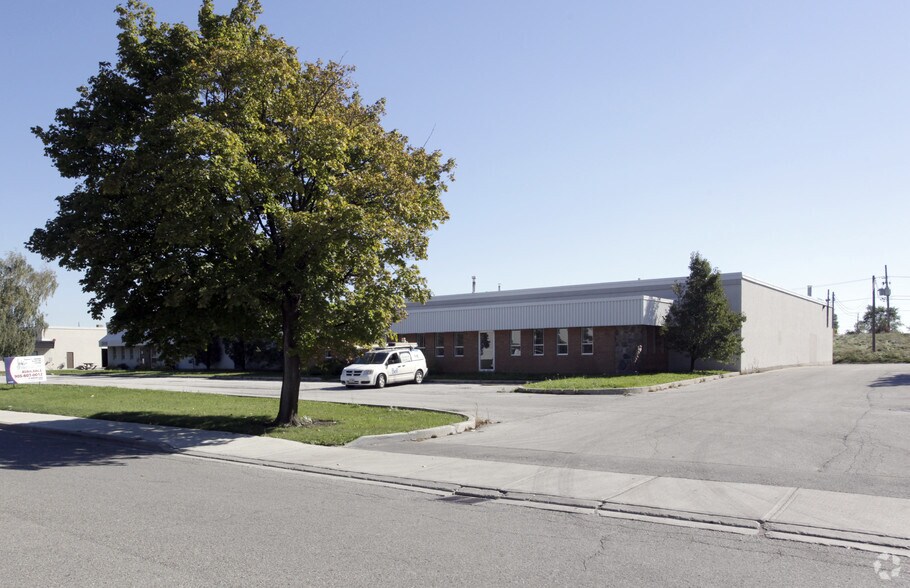 More Photos Of 2792-2806 Slough St, Mississauga Warehouse For Sale