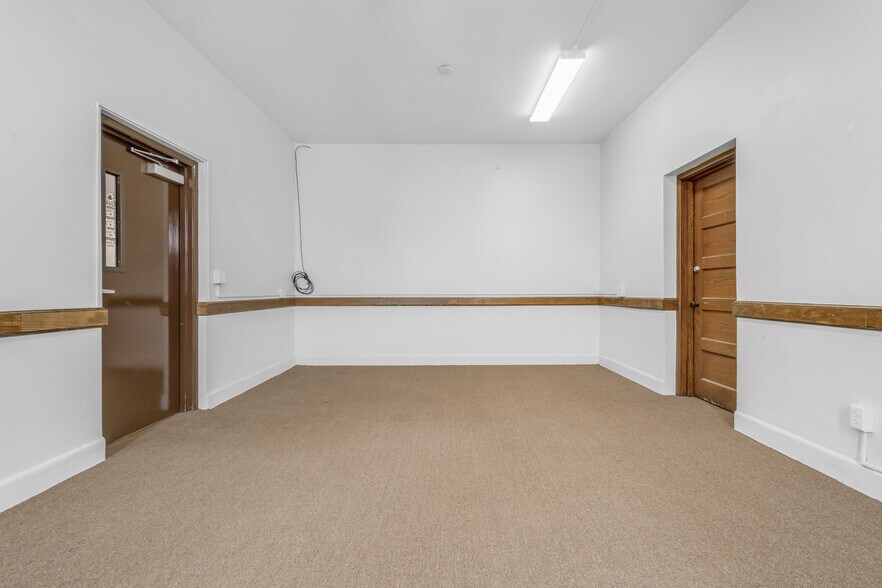 More Photos Of 330 Main St, Manchester Loft Creative Space For Sale