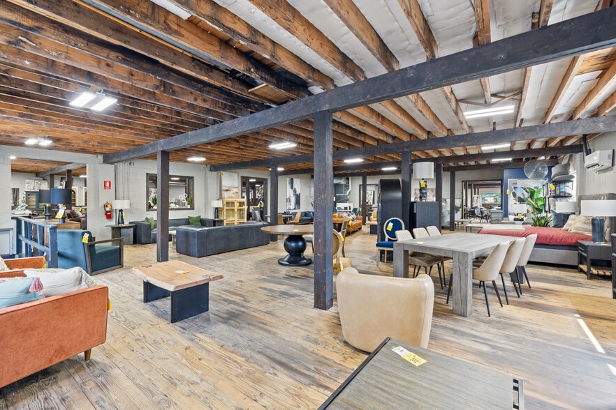 More Photos Of 764 E Seventh St, Lexington Warehouse For Sale