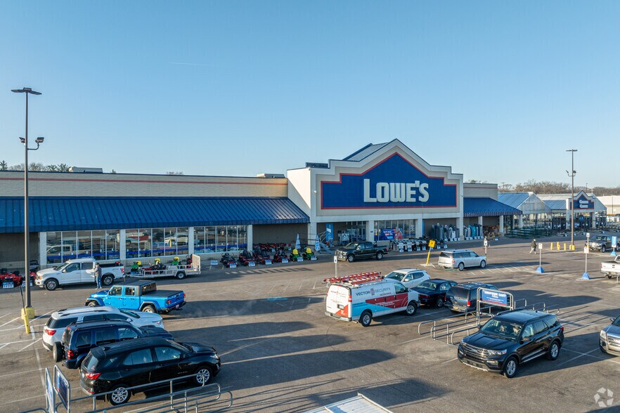 More Photos Of 2035 E Sherman Blvd, Muskegon Unknown For Lease