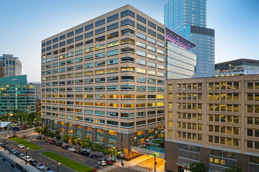 More Photos Of 1 Campus Martius, Detroit Office For Lease