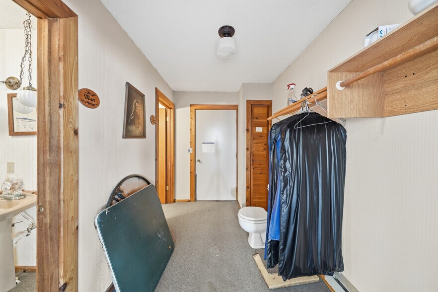 More Photos Of 210 Miles Ave, Clyde Park Specialty For Sale