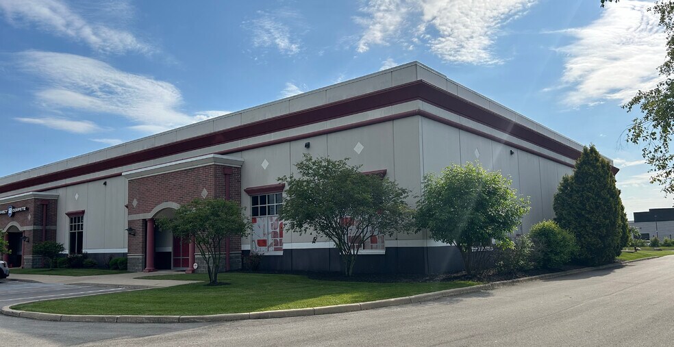 More Photos Of 10730 Bennett Pky, Zionsville Light Distribution For Lease