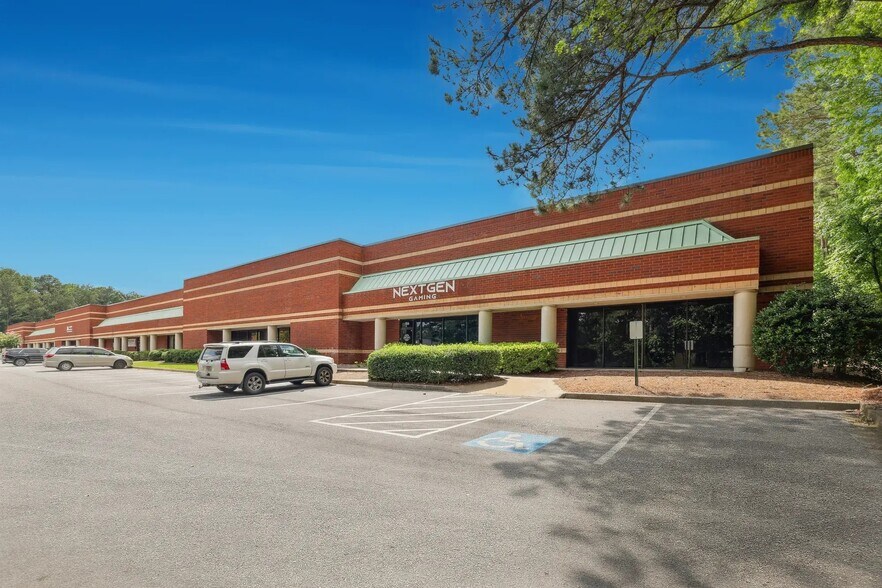 More Photos Of 1665 Lakes Pky, Lawrenceville Distribution For Lease