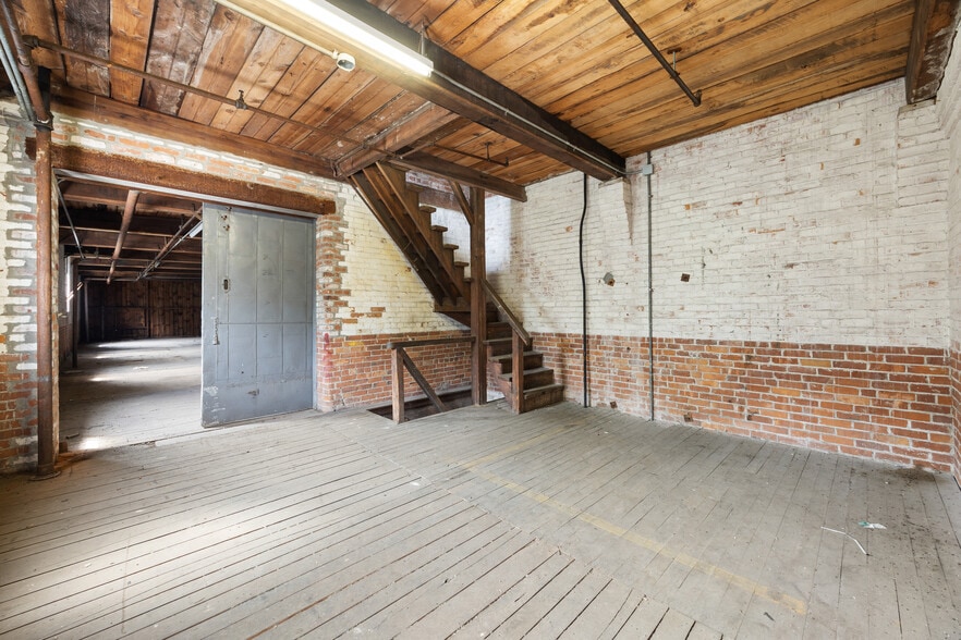 More Photos Of 3161 High St., Palmer Industrial For Sale