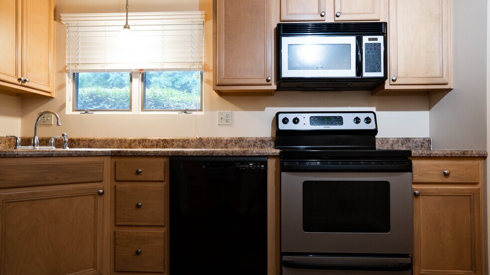 More Photos Of 113-114 Noble Vista Dr, Greensburg Apartments For Sale