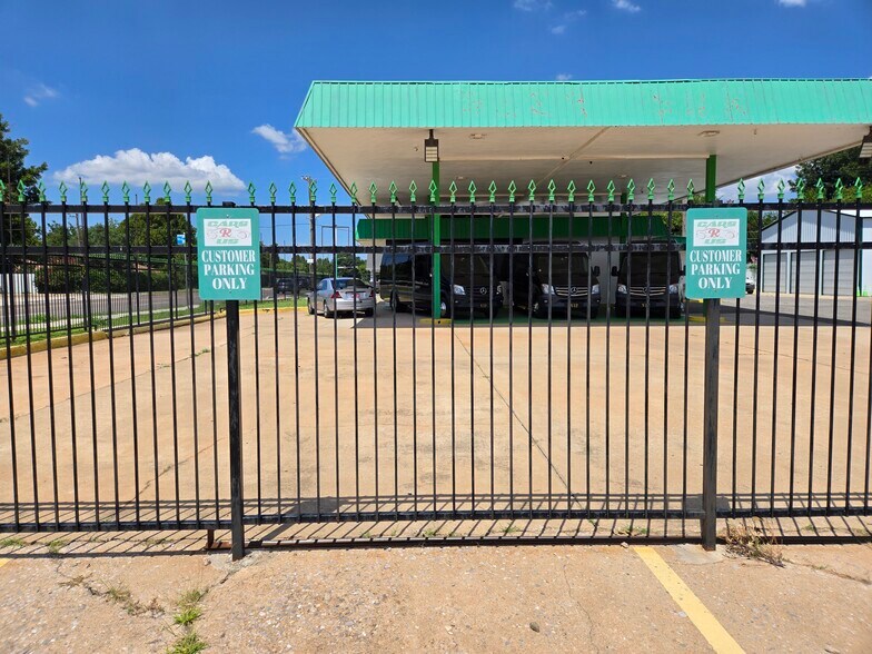 More Photos Of 1800 N Portland Ave, Oklahoma City Convenience Store For Sale