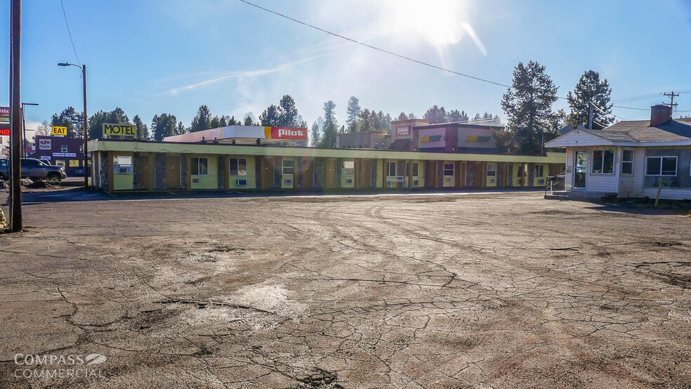 More Photos Of 109480 Highway 97 N, Chemult Hotel For Sale