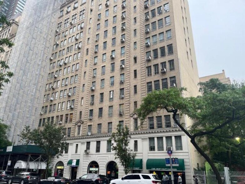 More Photos Of 353 W 56th St, New York Apartments For Sale