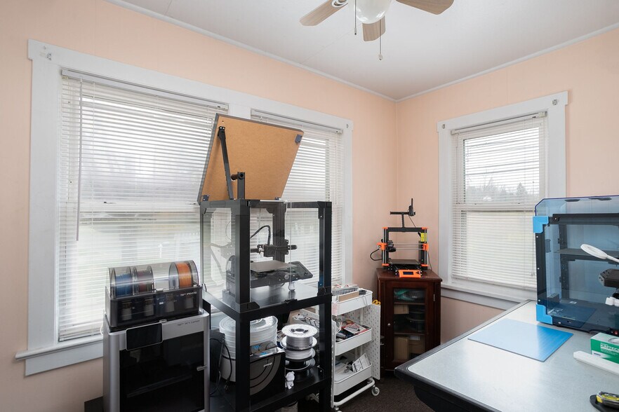 More Photos Of 37 US Highway 130, Trenton Light Manufacturing For Sale