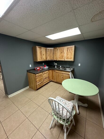 More Photos Of 410 S 1st St, New Salem Industrial For Sale