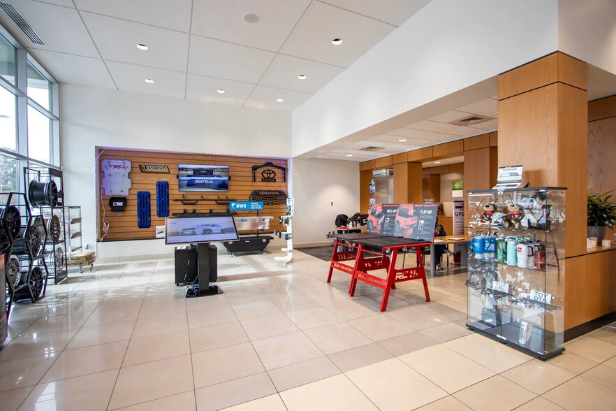 More Photos Of 2136 Sunset Blvd, West Columbia Auto Dealership For Sale