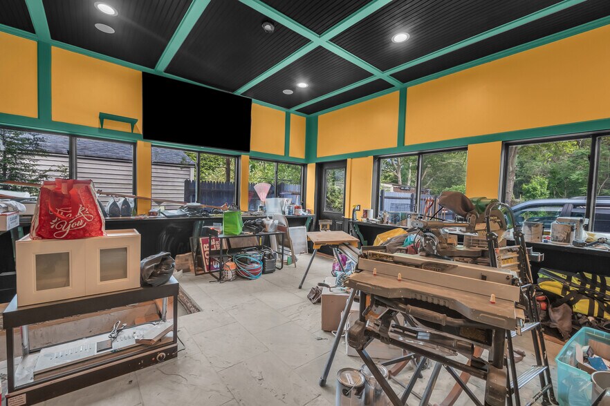 More Photos Of 715 Flanders Rd, Riverhead Office For Sale