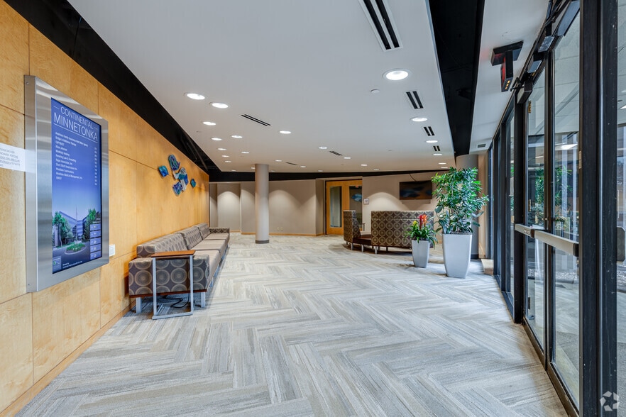 More Photos Of 10650 Red Circle Dr, Minnetonka Medical For Lease