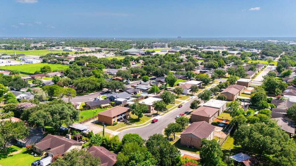 More Photos Of 101-112 Deerwood Dr, Victoria Apartments For Sale